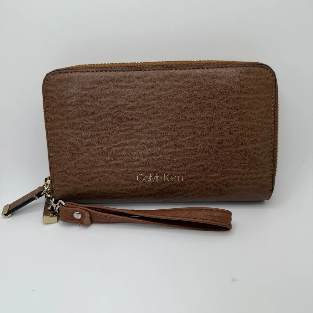 Calvin‎ Klein Womens Zip Around Wristlet Wallet Cognac Textured Faux Leather